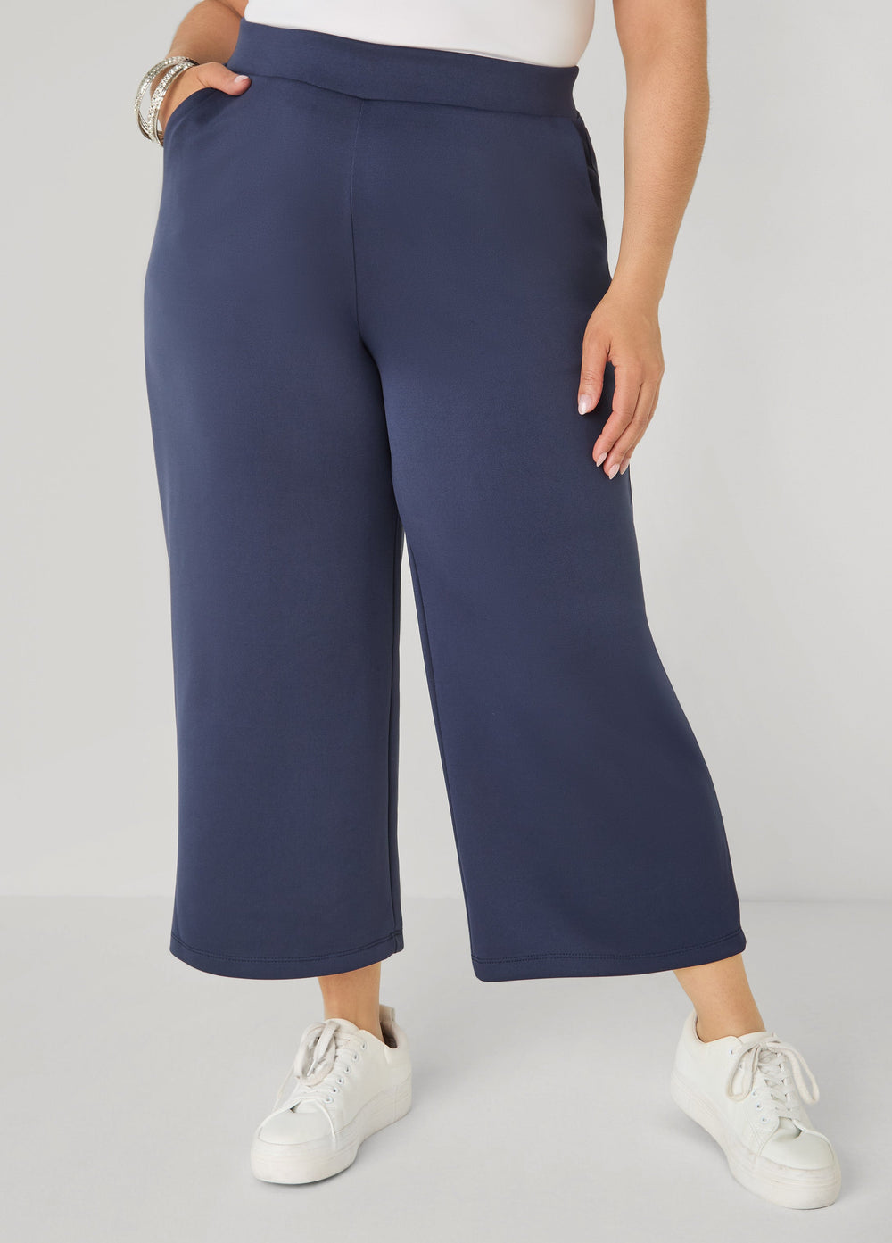 Cropped Athletic Knit Pants Navy | Ashley Stewart