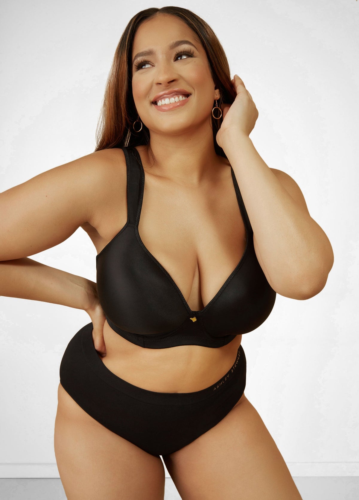 Smoothing Plunge Butterfly Bra Black | Ashley Stewart
