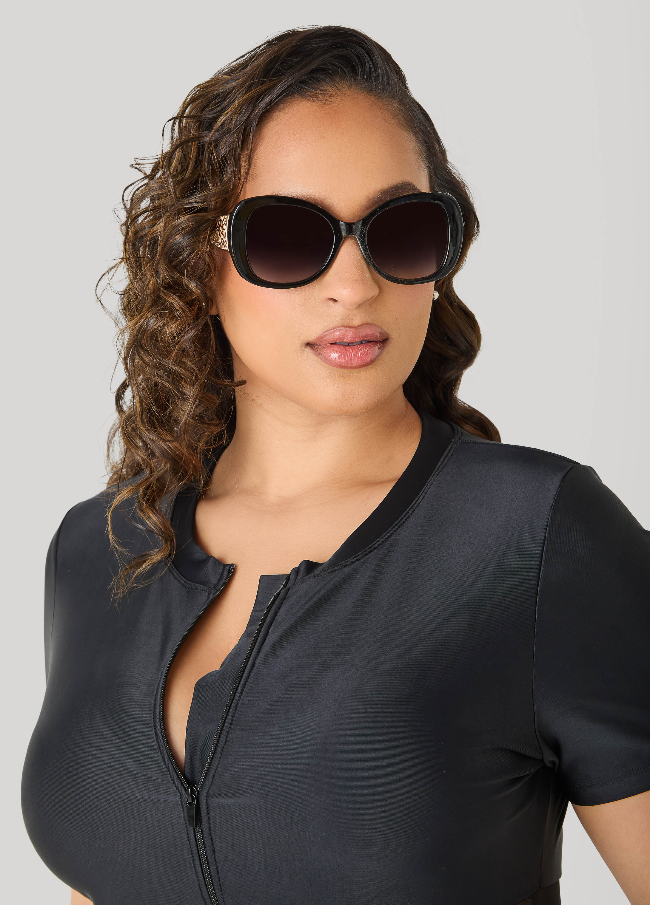 Chain Trim Round Frame Sunglasses Black | Ashley Stewart