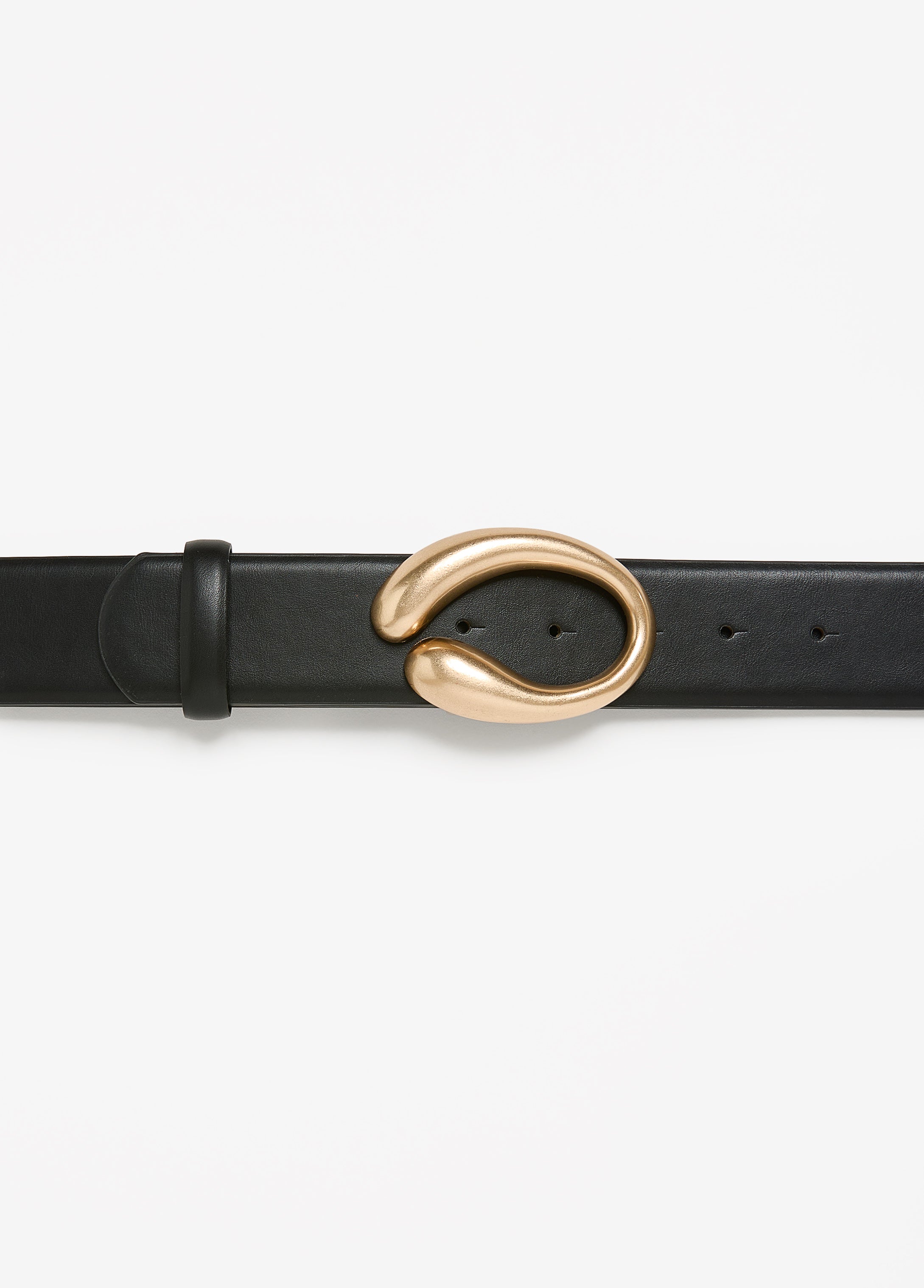 Sculpted Buckle Waist Belt Black | Ashley Stewart