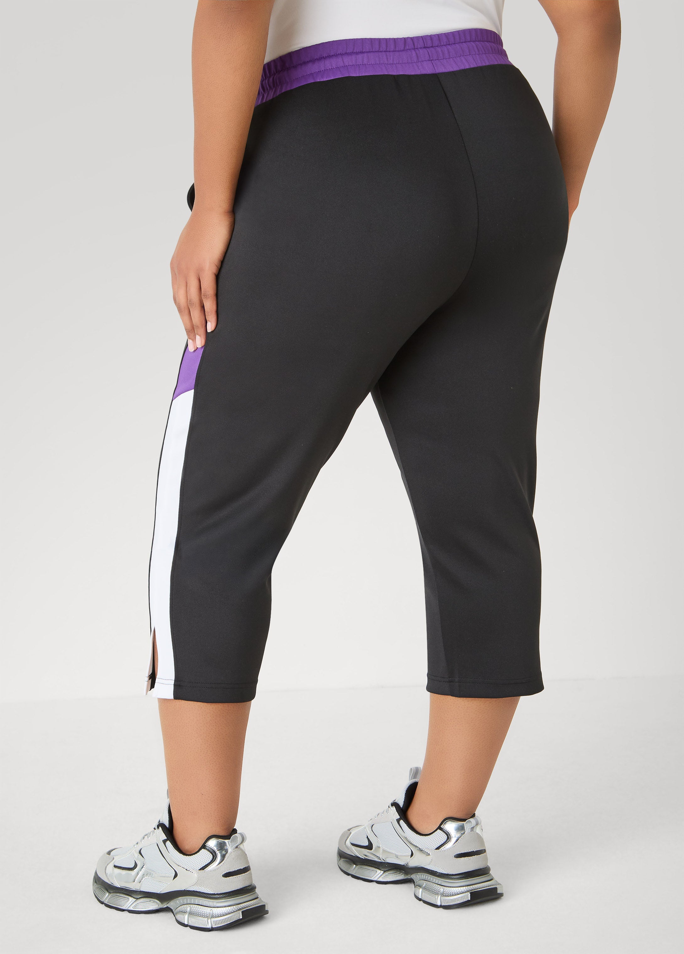 Side Split Colorblock Capris Macaw Green | Ashley Stewart