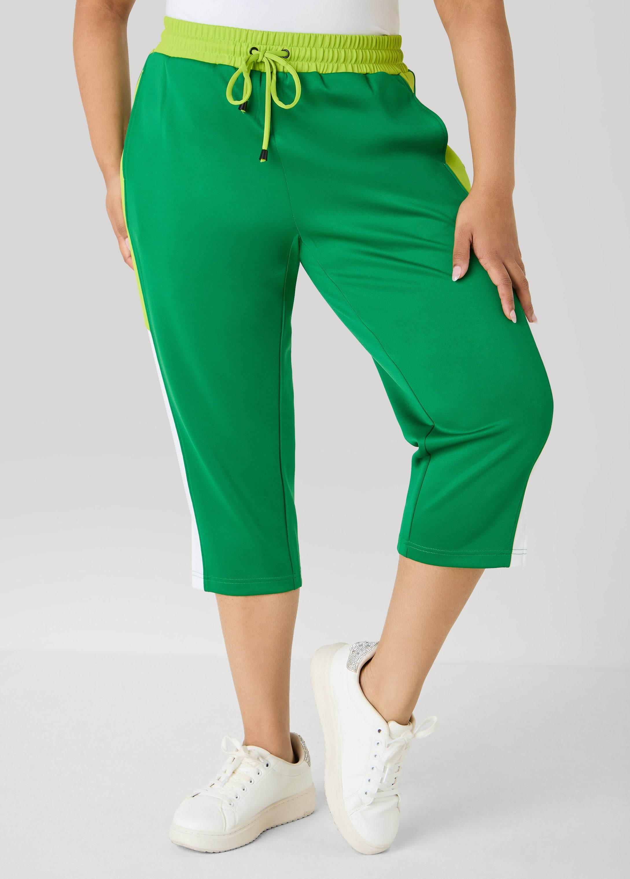 Side Split Colorblock Capris Macaw Green | Ashley Stewart